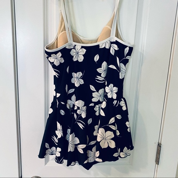 Cole Floral Swimdress - Picture 2 of 5